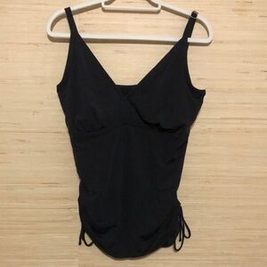 Curve by Sunsets Separates Black Sleeveless Ruched Strap Sleeve Swim Top